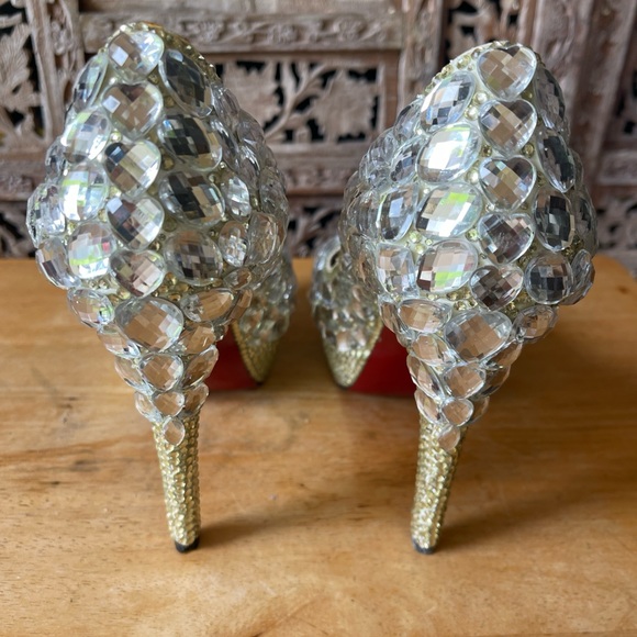 Dazzling Crystal Embellished Women's Heels - Picture 5 of 8
